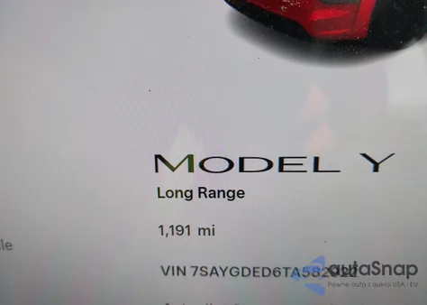 2026 Tesla Model Y Long Range Dual Motor All-Wheel Drive z USA, uszkodzony, nr VIN 7SAYGDED6TA582922